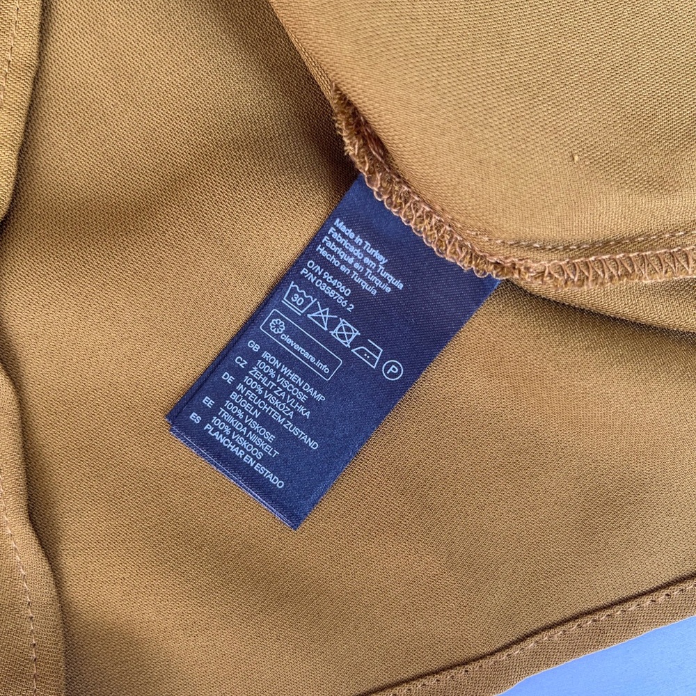 H&M | Ruffled Midi Dress - Picture 6 of 15